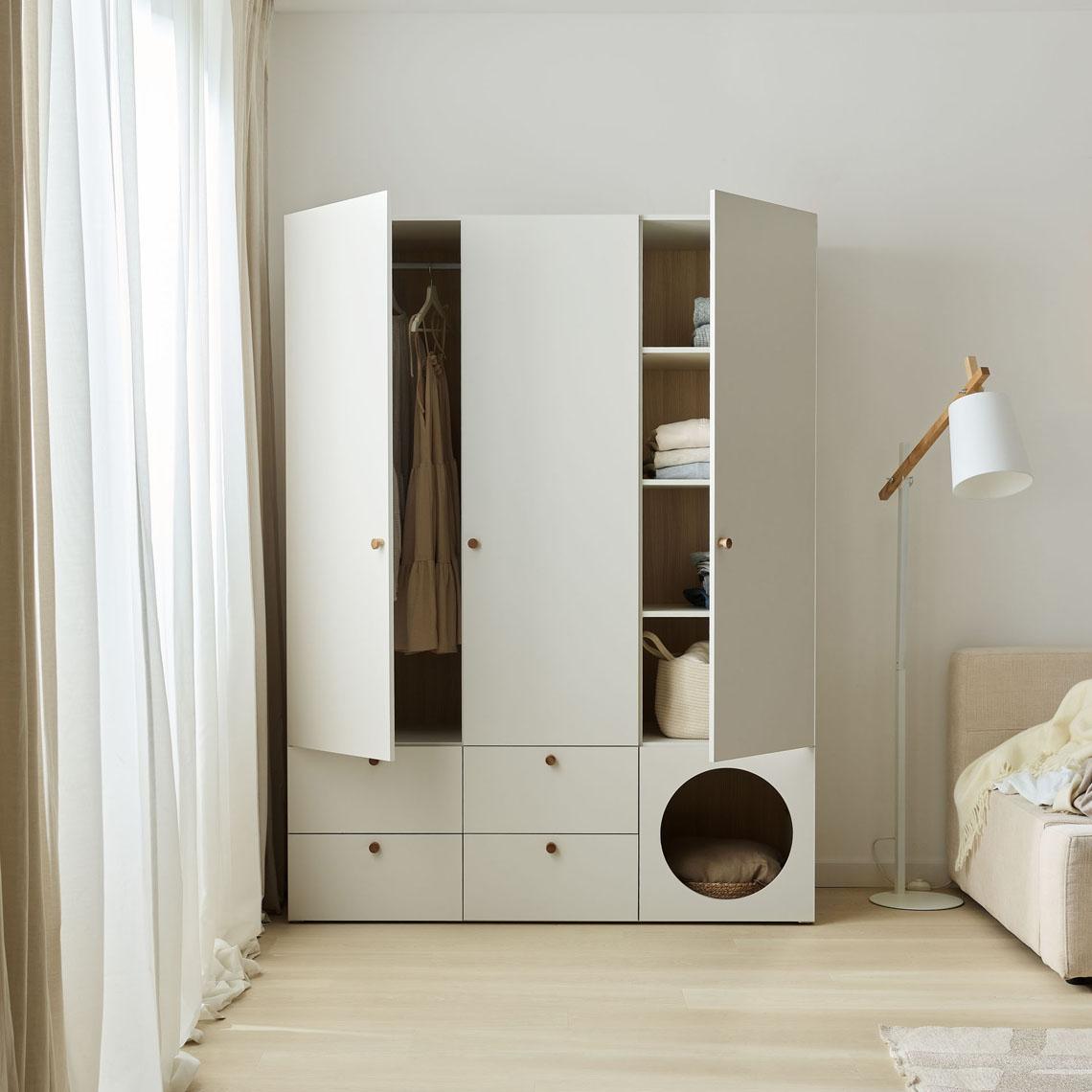 3-door wardrobe with opening front Reli arrangement