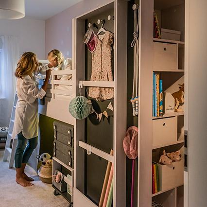 Bookcase for multi bed Nest arrangement