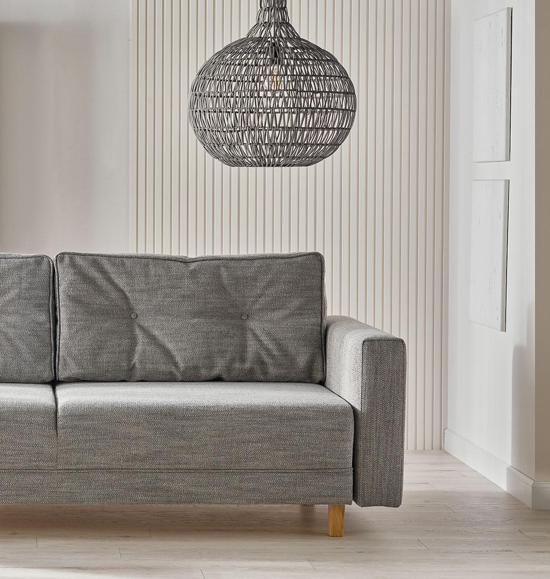 minimalistyczny salon w jasnych kolorach