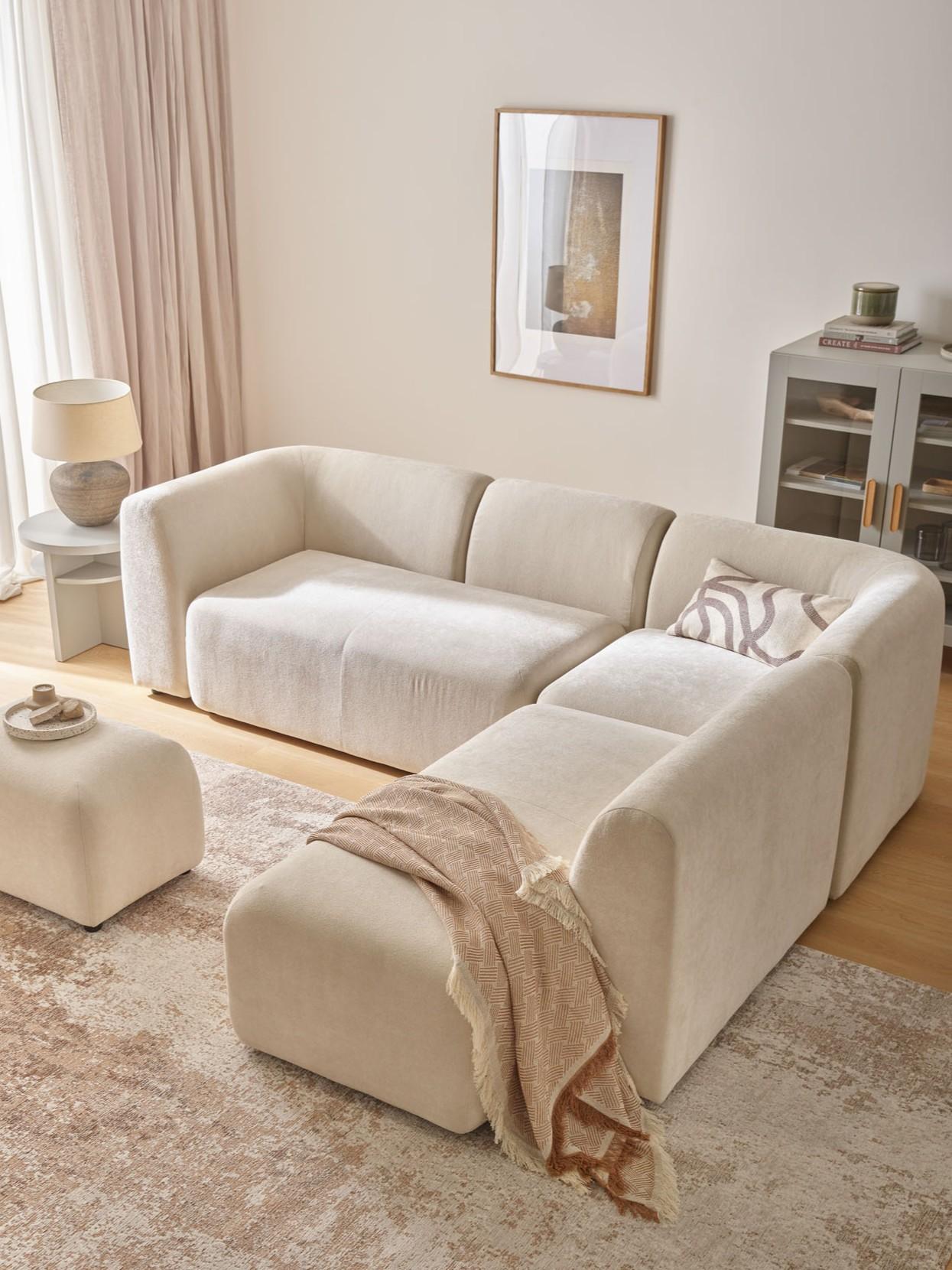 Sofa Nui w miękkiej tkaninie szenilowej