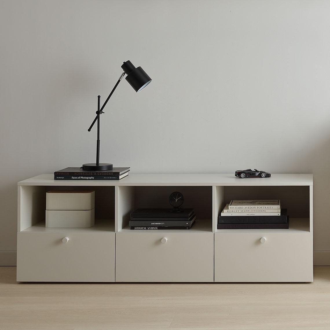 Wide RTV cabinet Reli arrangement