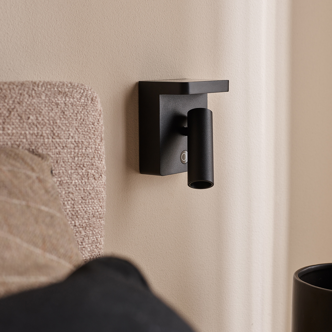 Maxlight Lofer wall lamp arrangement