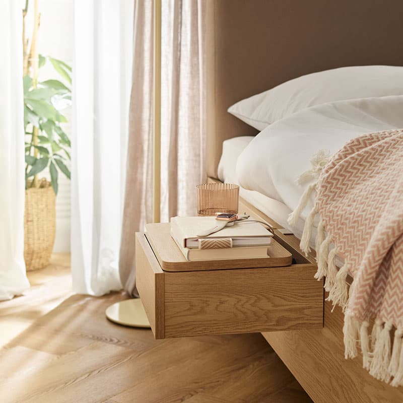 Hanging bedside table Well arrangement