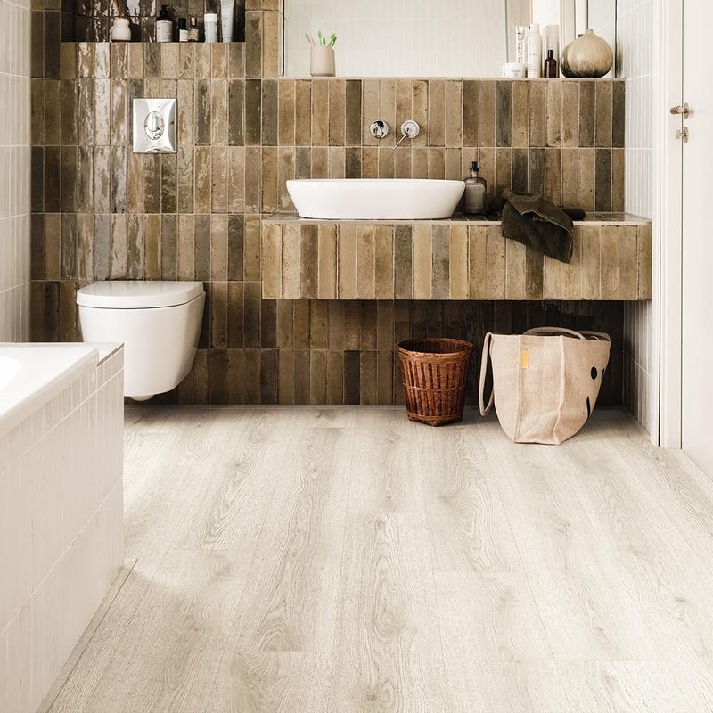 Panele winylowe Pergo Glomma Pad Pro Dąb Błotny Biały V4431-40301 aranżacja