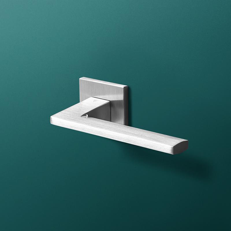 Klamka VDS Flavio Fit Chrom Szczotkowany szyld kwadratowy arrangement