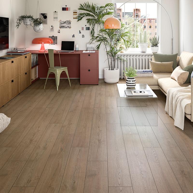 Panele podłogowe EGGER Nature Sense Aqua+ 24H Classic Dąb Turin brązowy EL2191 aranżacja