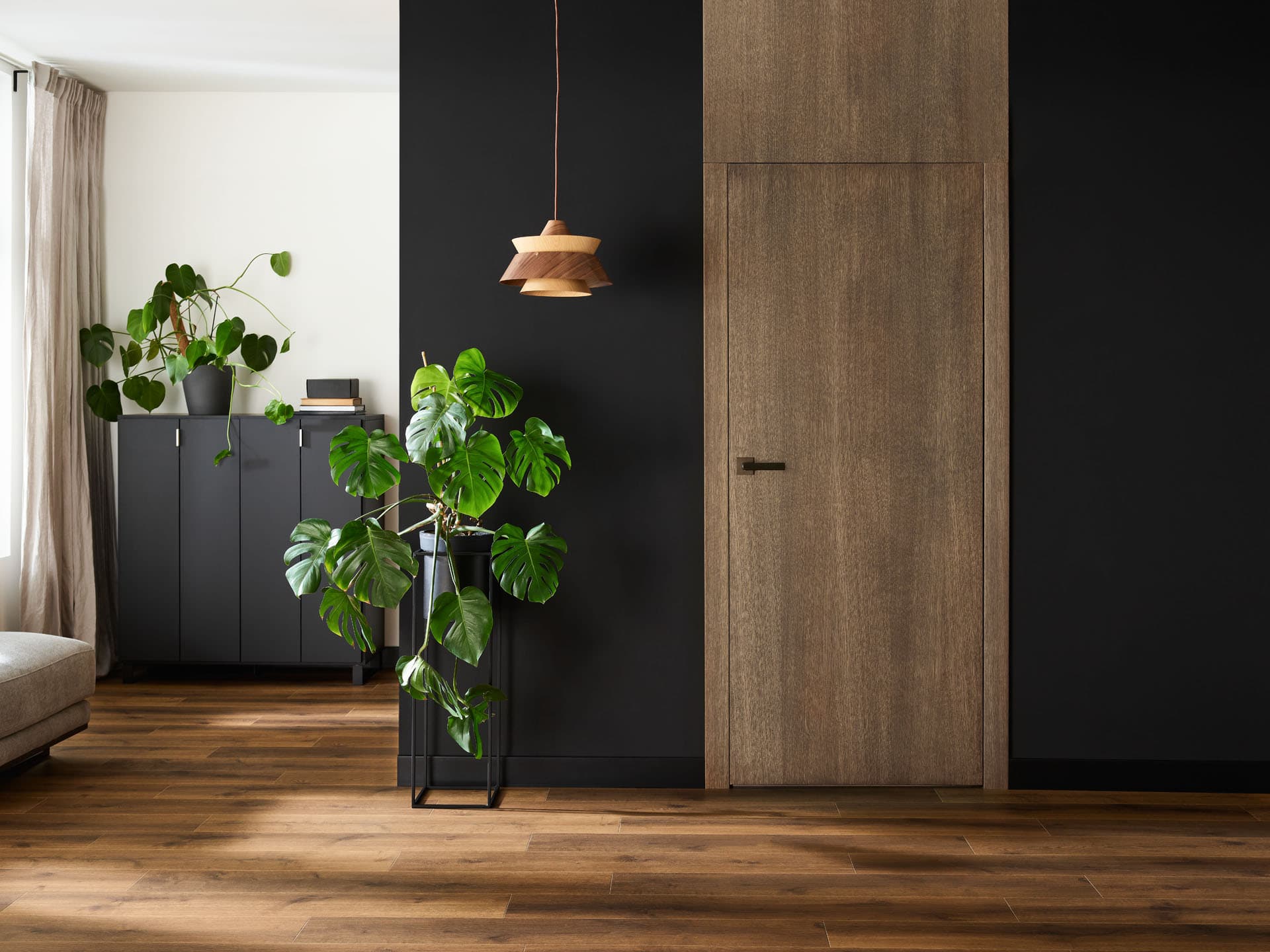 Takie same czy zupełnie inne – jak dobrać drzwi do podłogi? Takie same czy zupełnie inne – jak dobrać drzwi do podłogi?