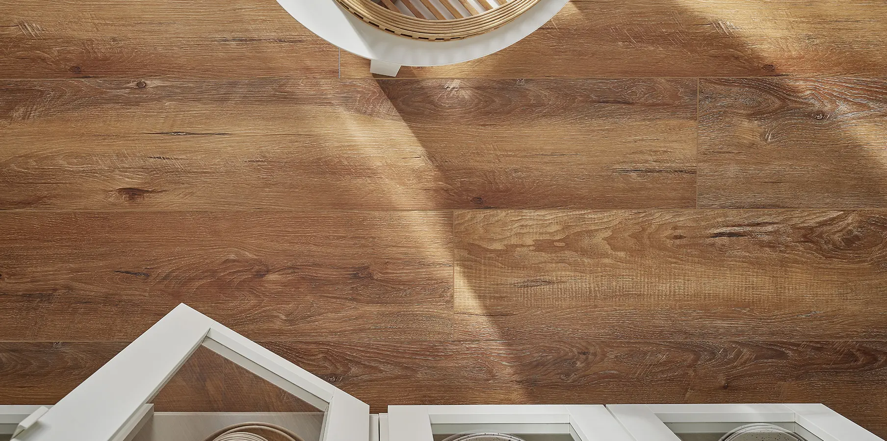 Panele laminowane czy winylowe – który materiał lepiej sprawdzi się na podłodze?