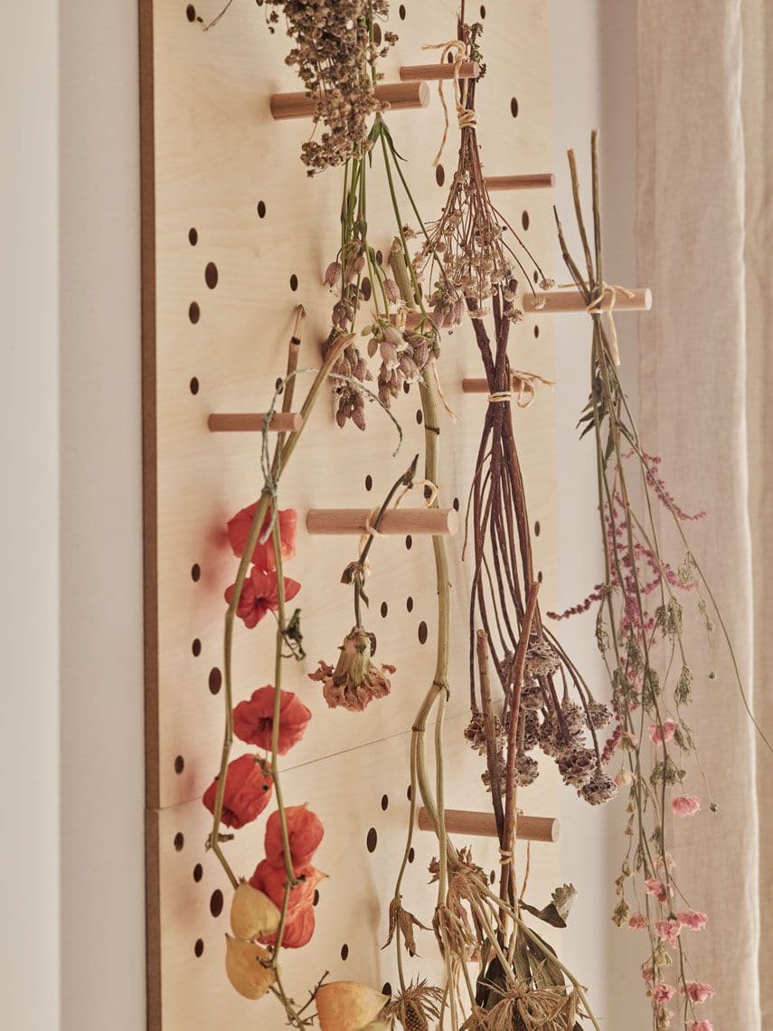 dekoracja z suszonych kwiatów