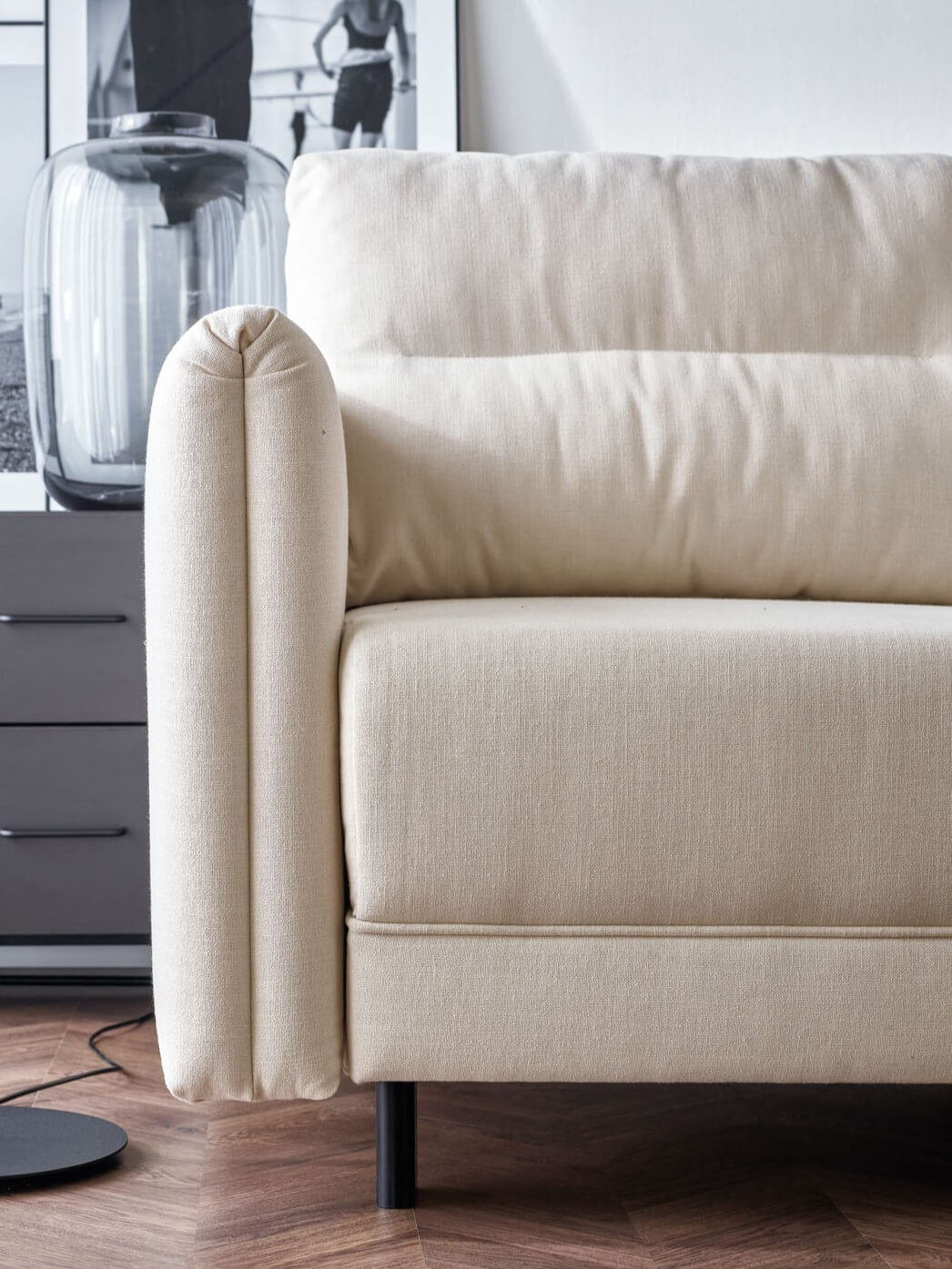 sofa w kolorze off-white
