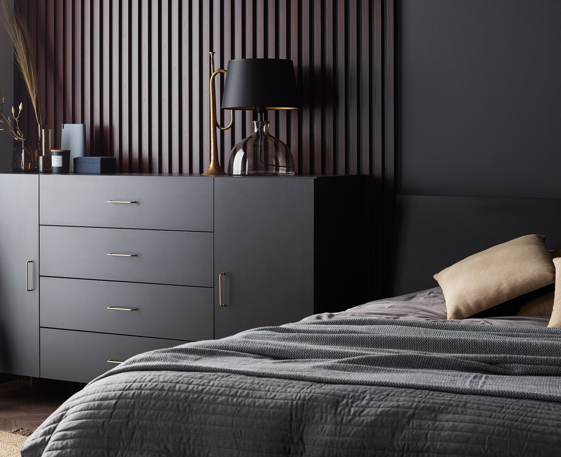 Co postawić na komodzie w sypialni? Pomysły na dekoracje