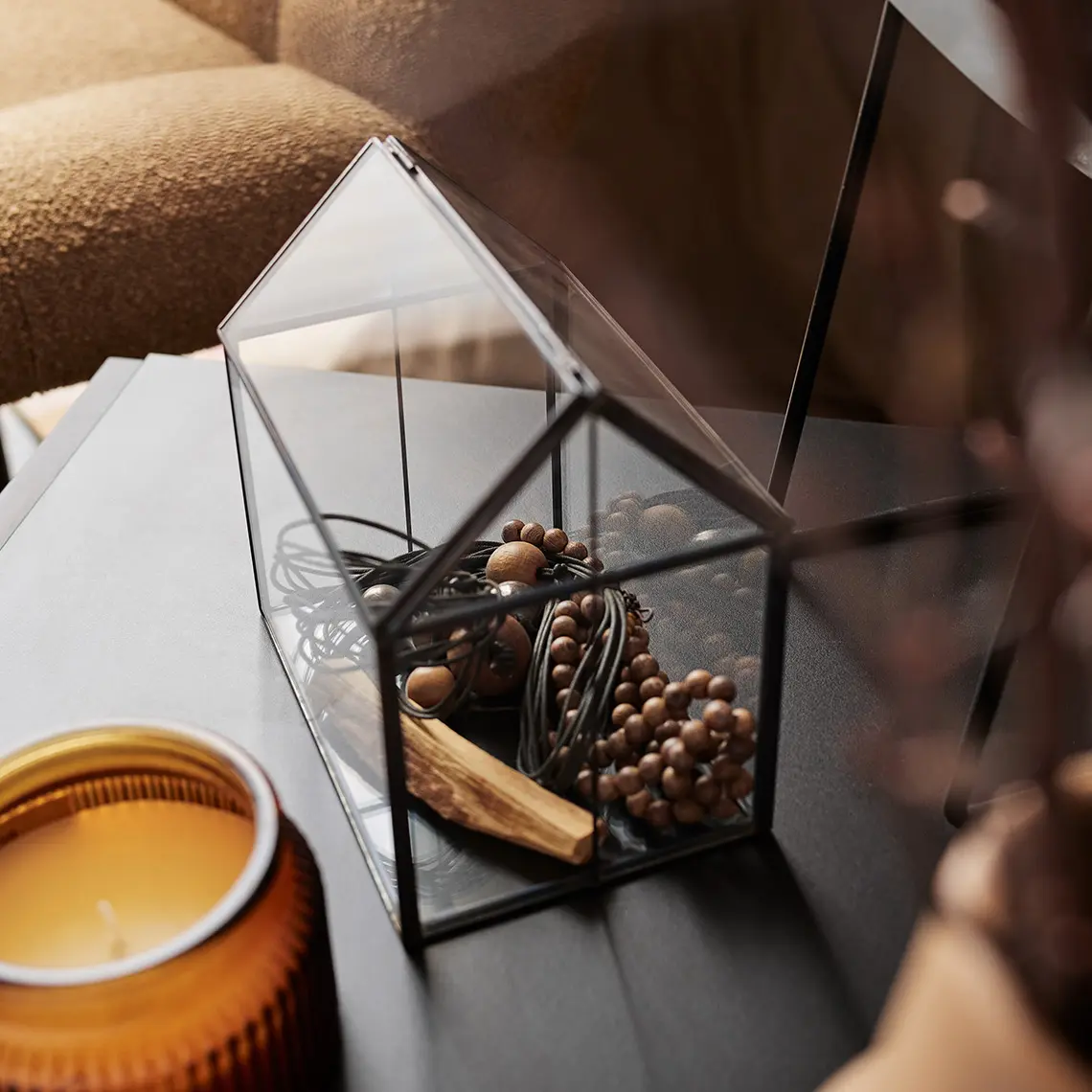 jesienne dodatki na stoliku