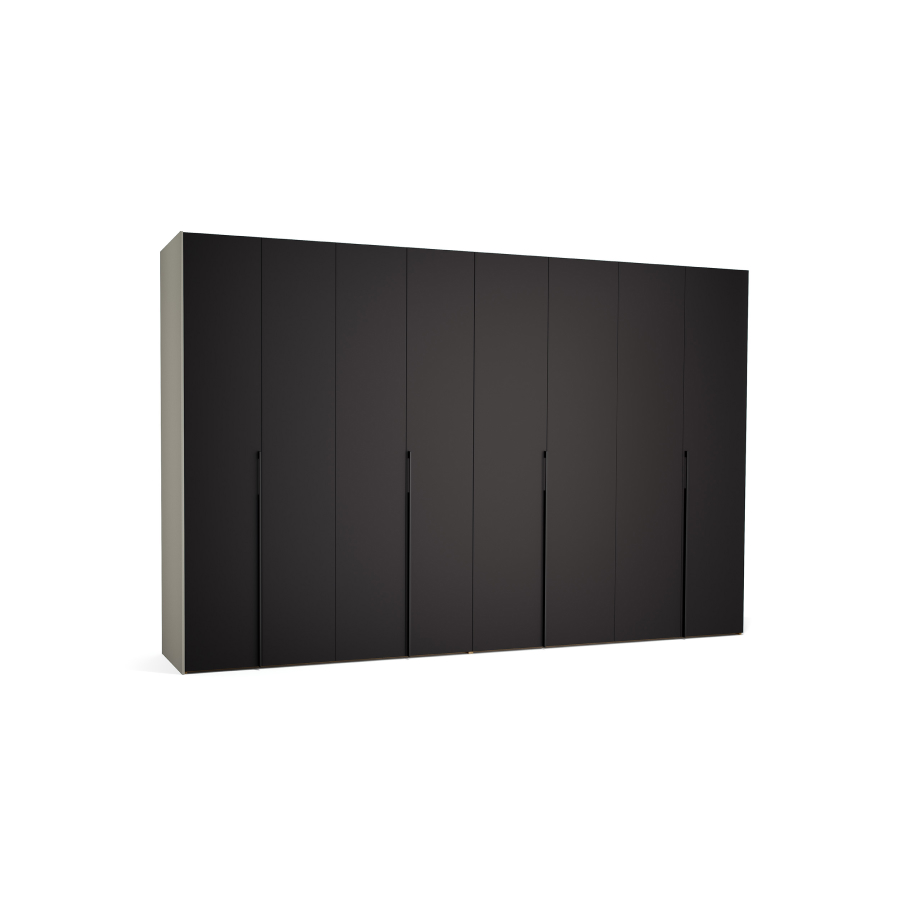 Stor wardrobe 375x240
