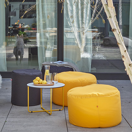 Big pouffe-table Looz arrangement