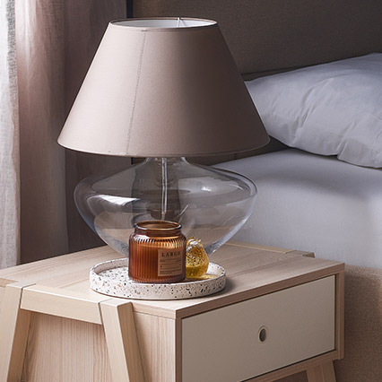 Lampa komodowa Honga aranżacja