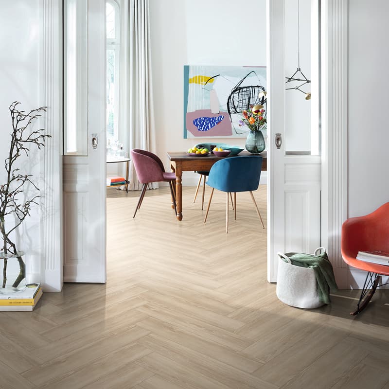 Panele podłogowe EGGER Nature Sense Herringbone Dąb Newport kremowy EL2161 arrangement