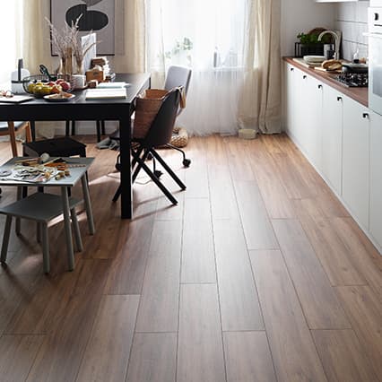 Panele podłogowe wodoszczelne VOX Querra Classic Dąb Almond aranżacja