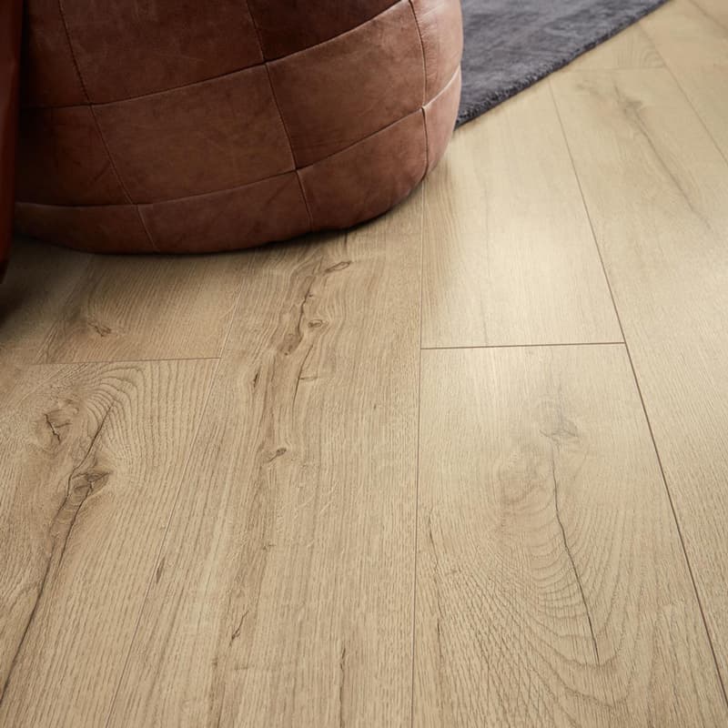 Panele podłogowe SWISS KRONO Platinium Marine AC4 Dąb Pacyfik D3280 aranżacja