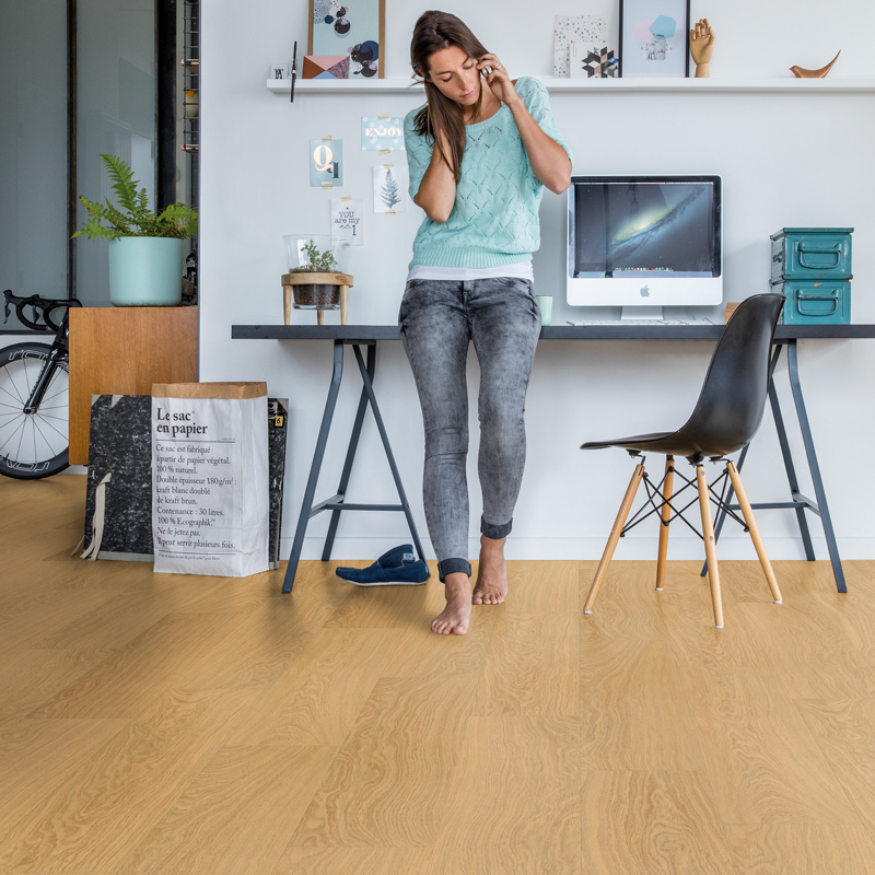 Panele winylowe Quick Step Bloom Dąb miodowy AVMPU40098 arrangement