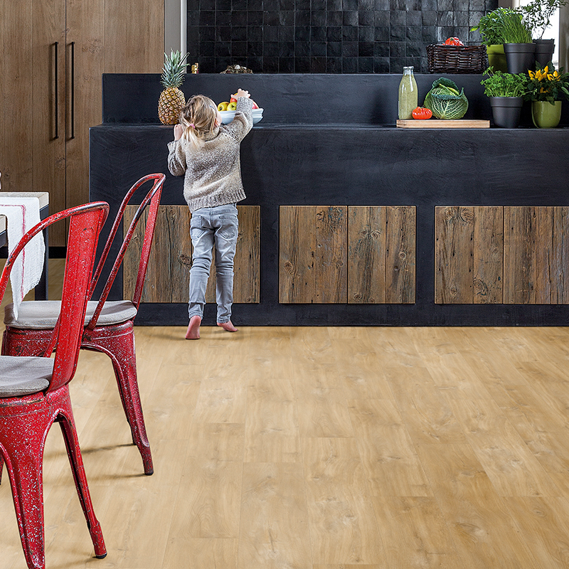 Panele winylowe Quick Step Blos base Dąb Canyon naturalny AVSPT40039 aranżacja