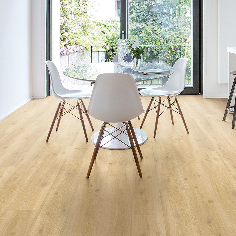 Podłoga winylowa Quick Step Blos Dąb dryfujący beżowy AVSPU40018 ze zintegrowanym podkładem arrangement