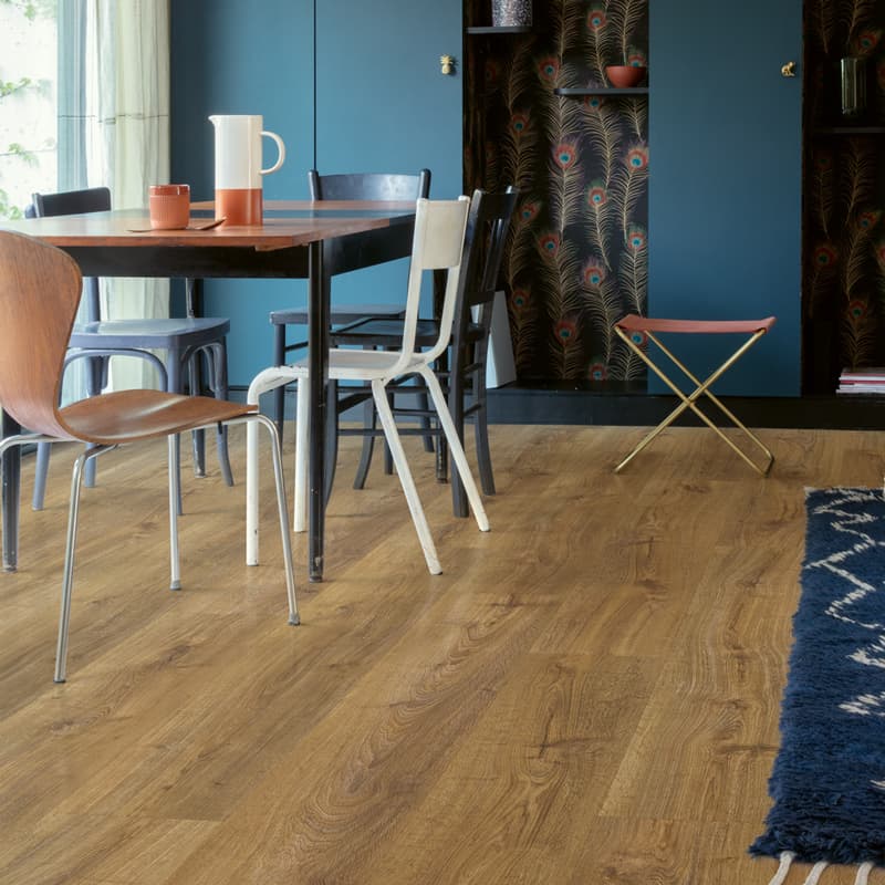 Panele winylowe Quick Step Fuse Dąb jesienny brązowy SGMPC20324 aranżacja