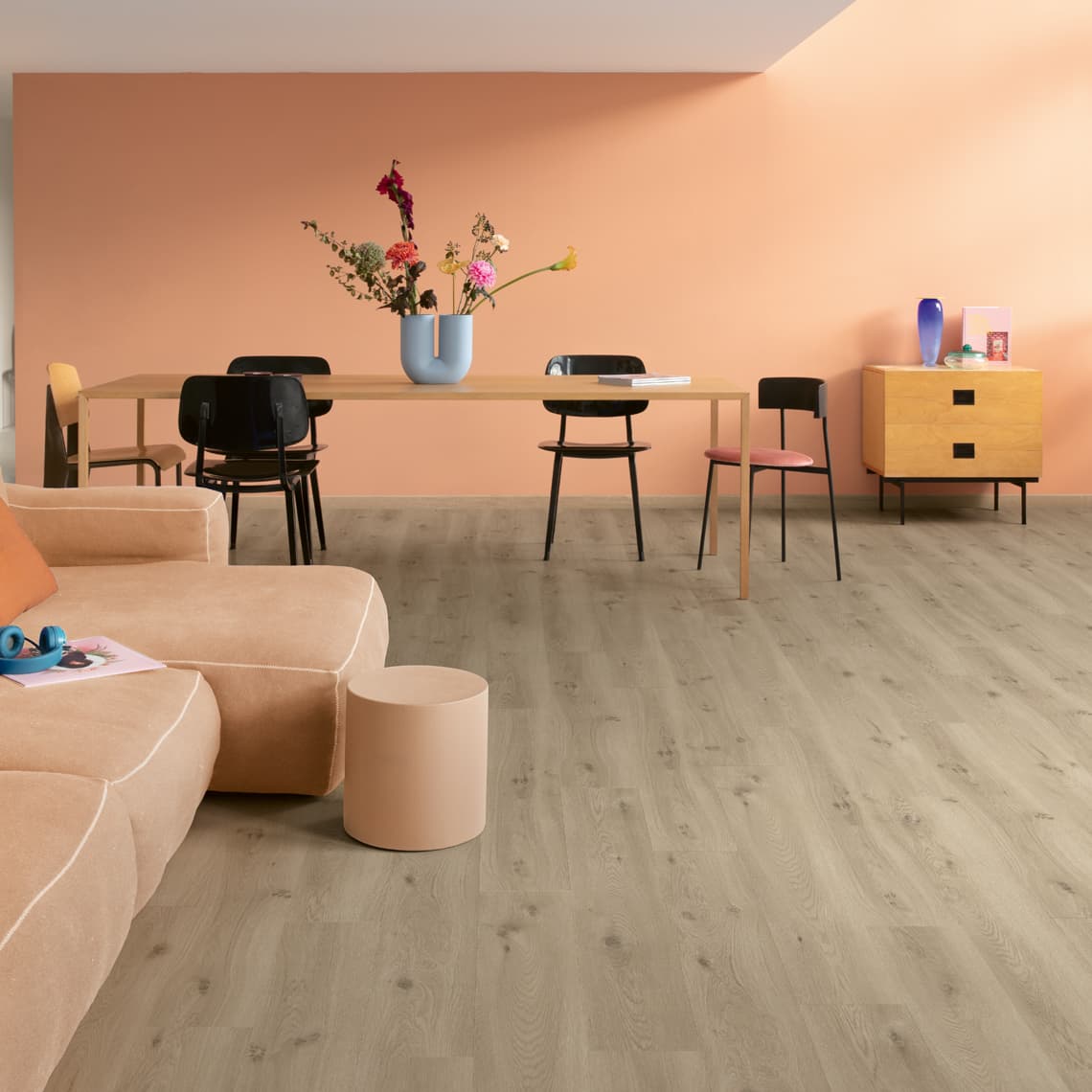 Panele winylowe Quick Step Liv Ocean bliss szarobrązowy SGSPC20318 aranżacja