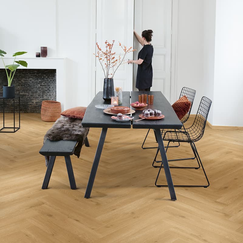 Panele winylowe Quick Step Pristine Ocean bliss ciepły miód SGHBC20327 aranżacja