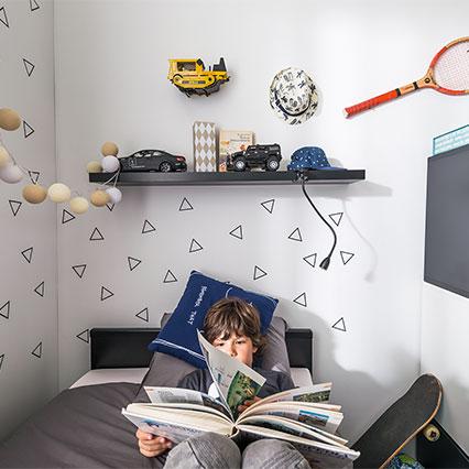 Straight shelf Young Users arrangement