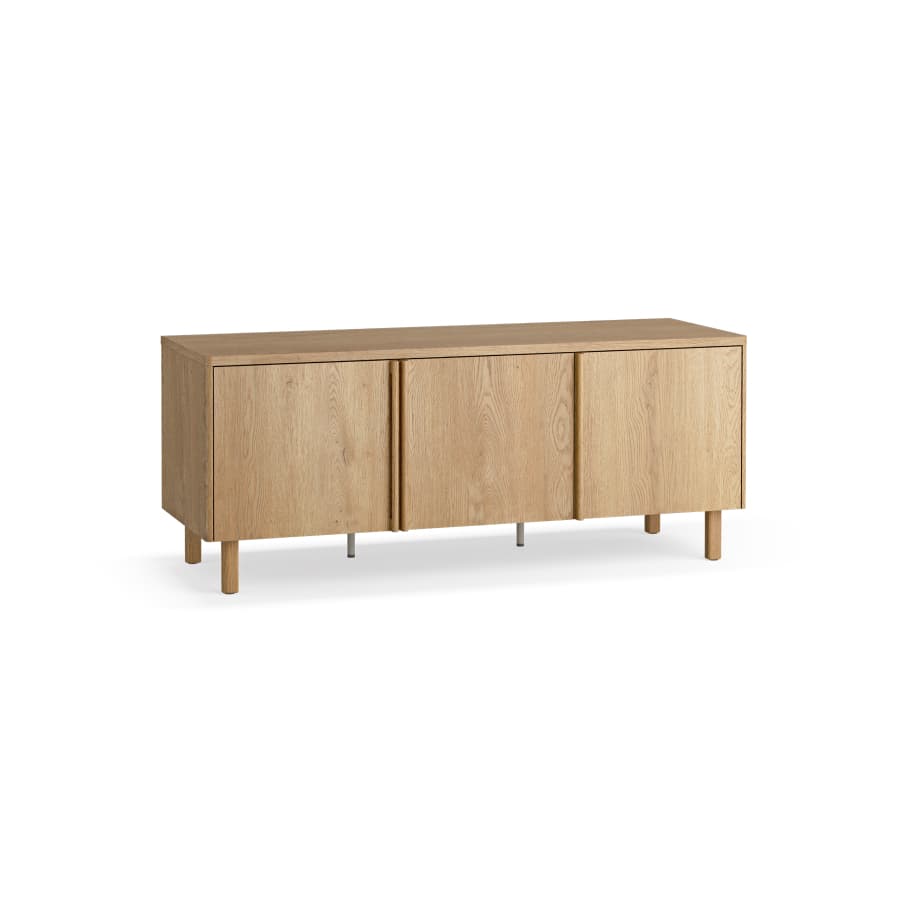 Narrow RTV cabinet Well