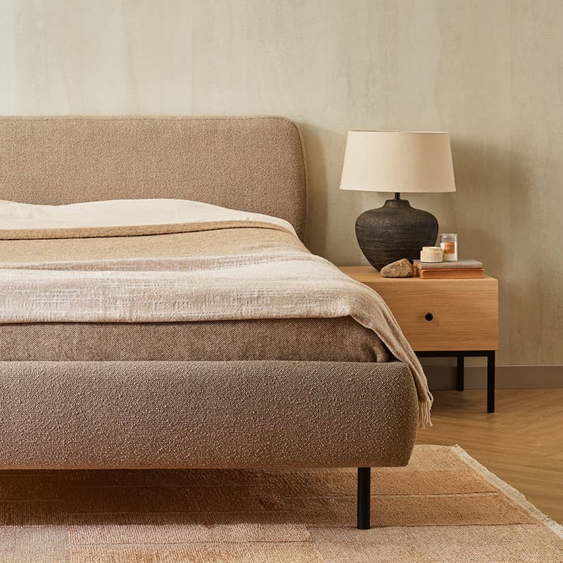 Upholstered bed with low headrest 140x200 Calme arrangement