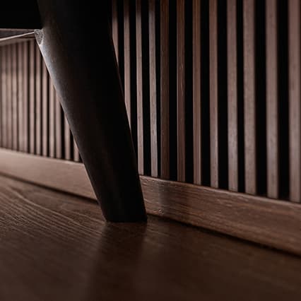 Linerio Mocca universal trim arrangement