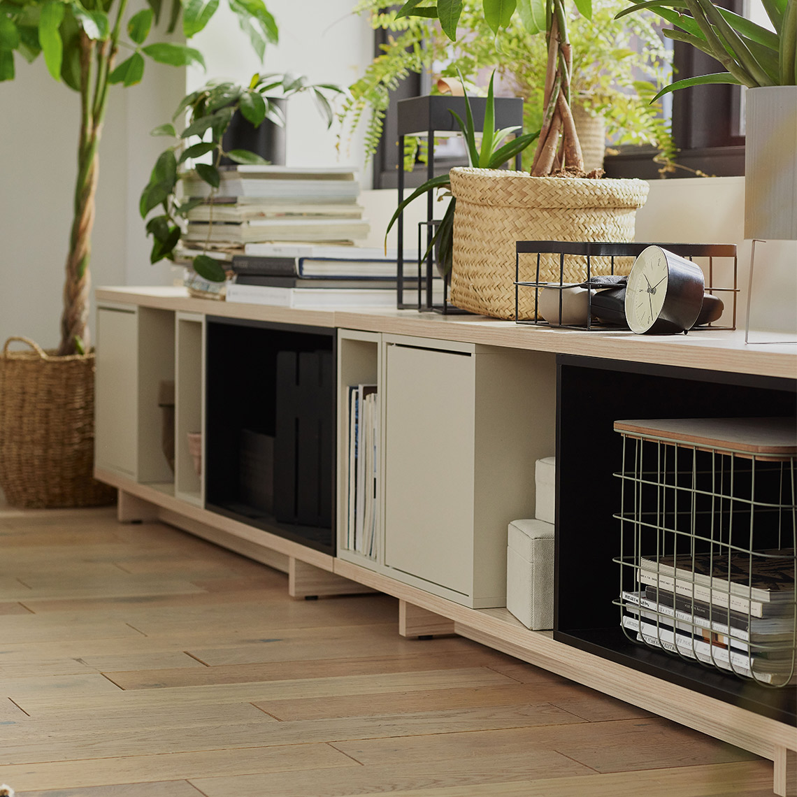 RTV cabinet gray beige Balance arrangement