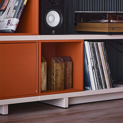 Medium open box Balance arrangement