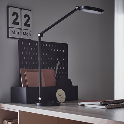 Ester desk lamp arrangement