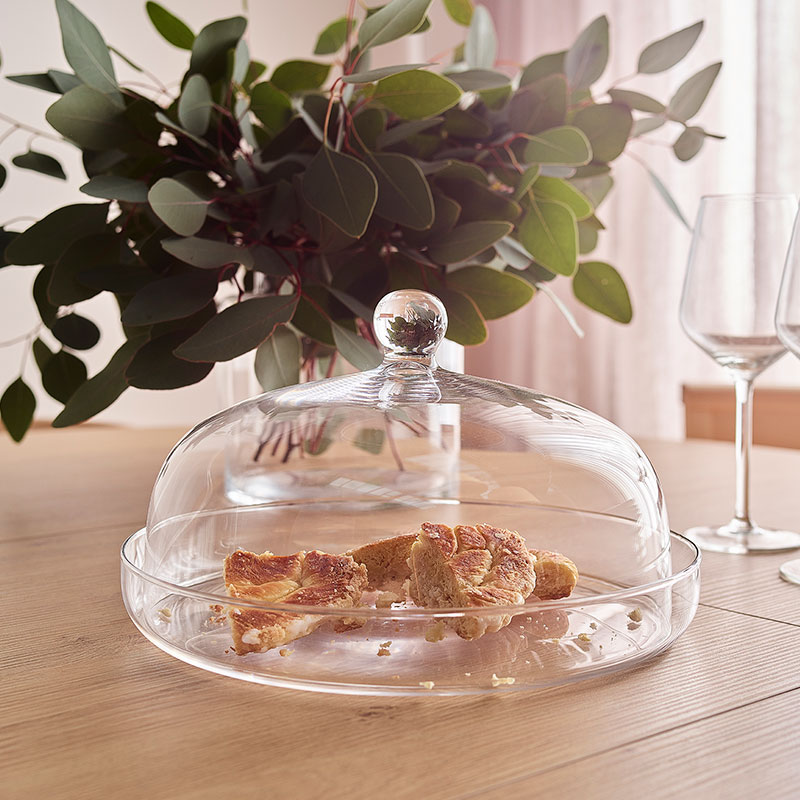 Elite plate with lampshade arrangement