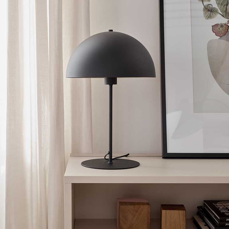 Nola dresser lamp arrangement