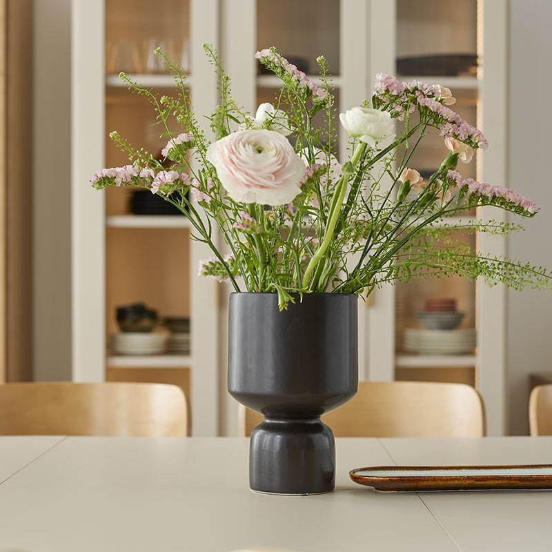 House Nordic flowerpot cover arrangement