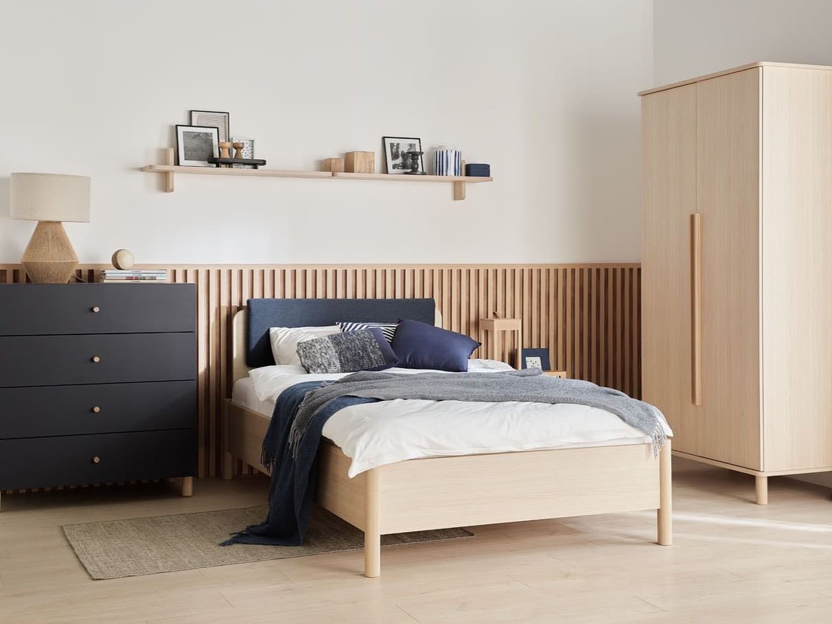 Energetyczne czy uspokajające: jakie kolory wybrać do sypialni?