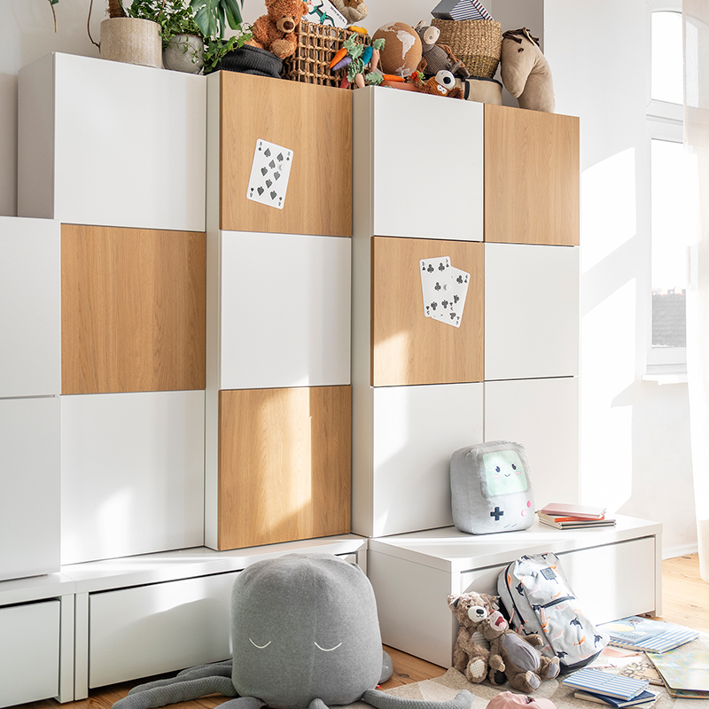 Regał zamknięty Young Users aranżacja