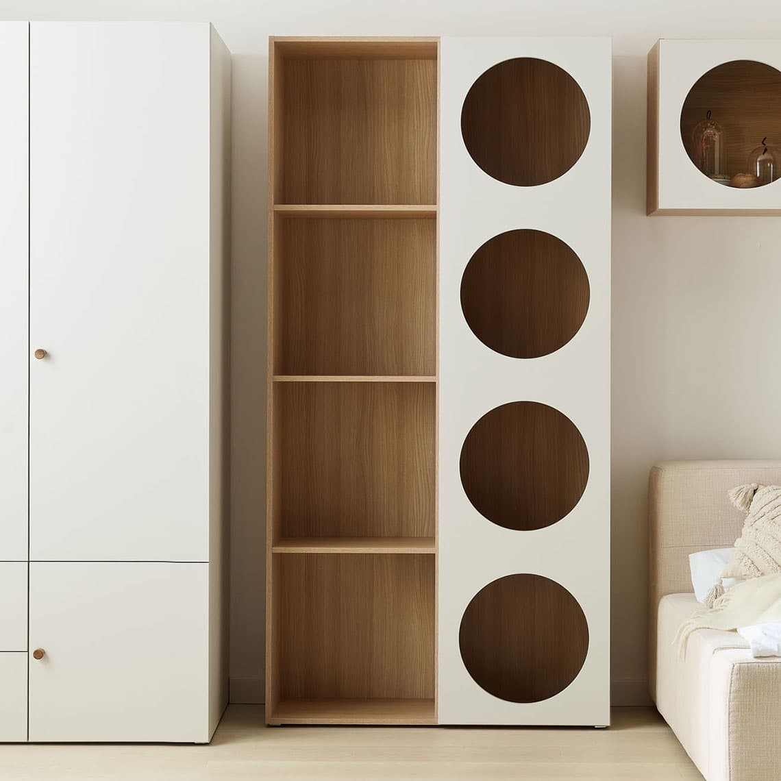 Regał szeroki z układem frontów 6 Reli aranżacja