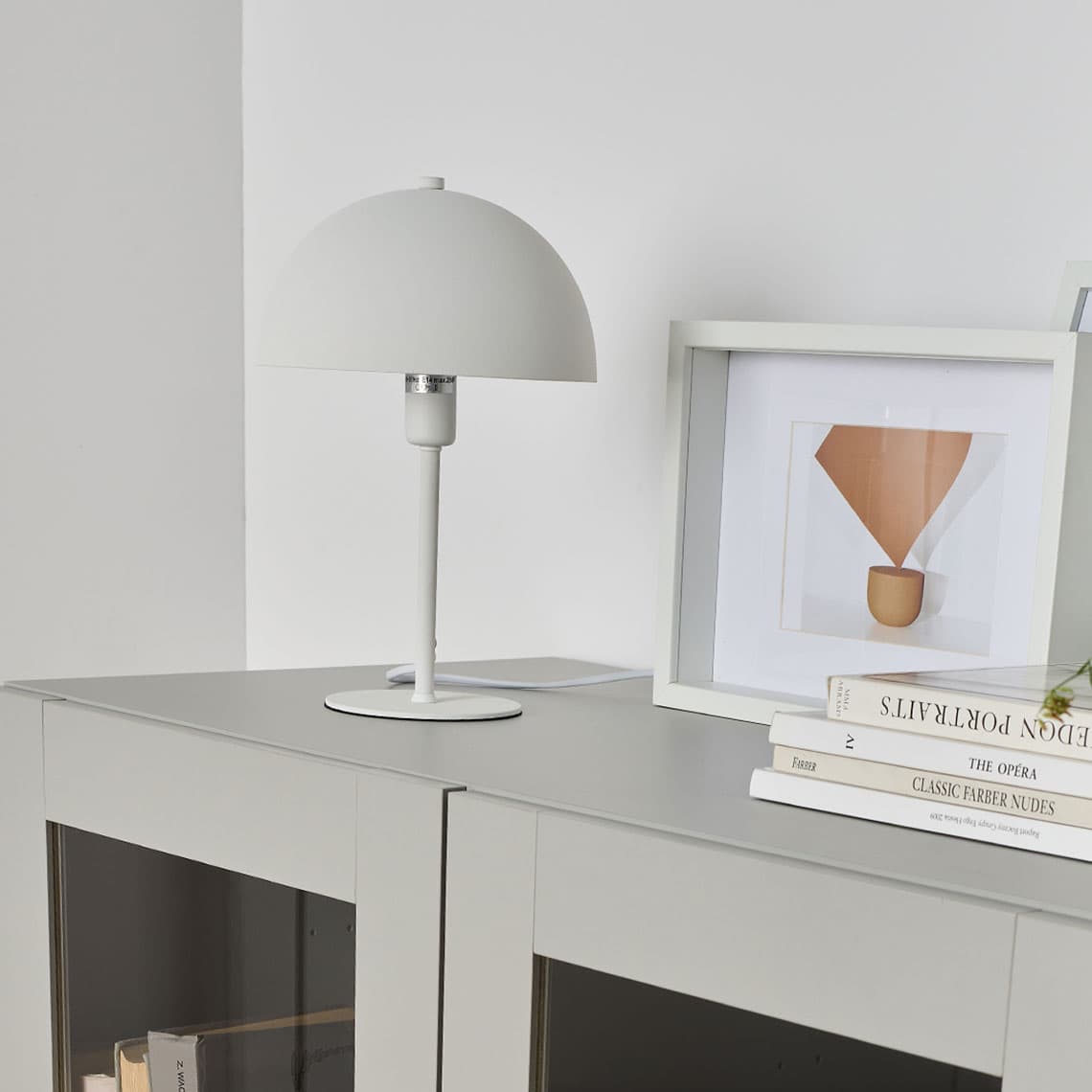 Lampa komodowa Nola aranżacja