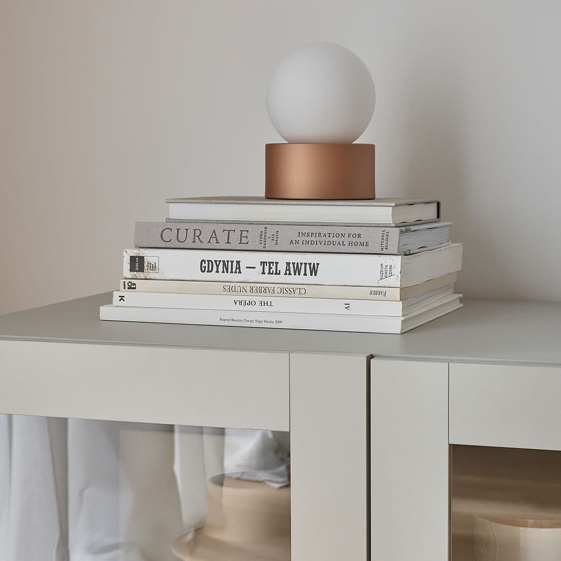 Lampa komodowa Countess aranżacja