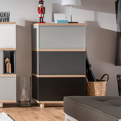 Komoda wąska ciemna Balance aranżacja