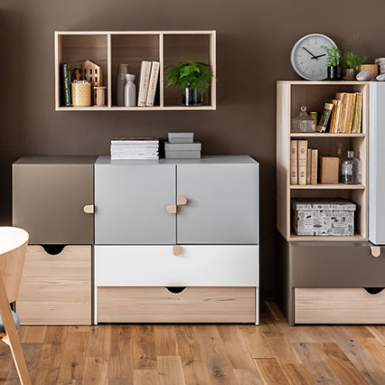 Storage unit with drawer and movable container Stige arrangement