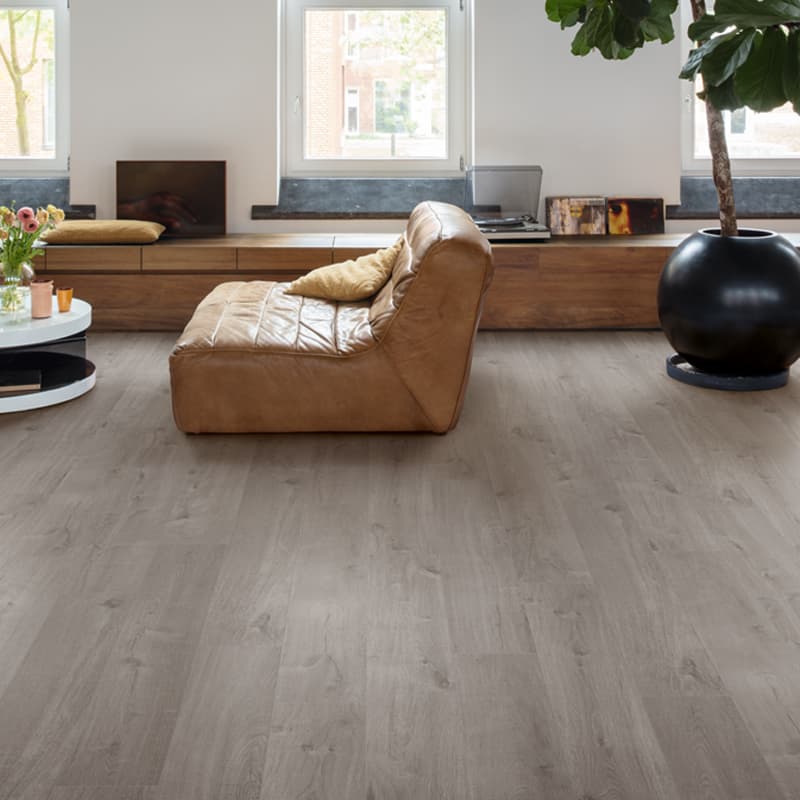 Panele winylowe Quick Step Bloom Dąb bawełniany przytulny szary AVMPU40202 aranżacja