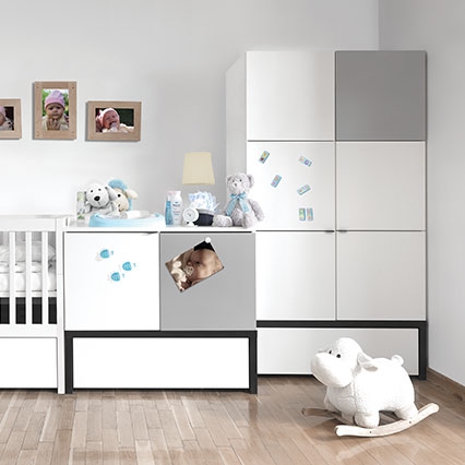 Szafa 2-drzwiowa z drążkami i półkami Young Users aranżacja